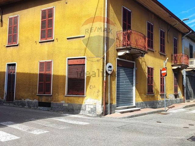Villetta indipendente in vendita di 650 m² in Via R. Bertolotti, 13