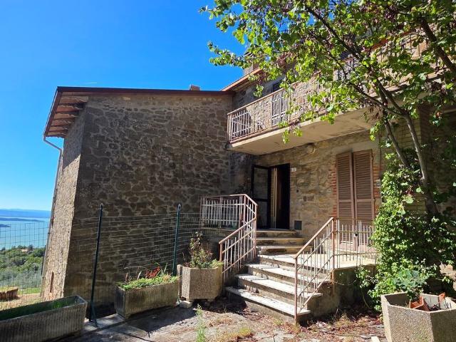 Villetta indipendente in vendita di 650 m² in Località Cerqueto di Trecine, 34