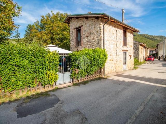 Villetta indipendente in vendita di 65 m² in Via Sorgenti del Peschiera, 34