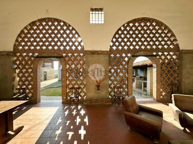 Villetta indipendente in vendita di 667 m² in Via Roma, 1