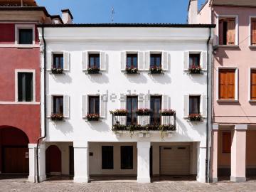 Villetta indipendente in vendita di 670 m²