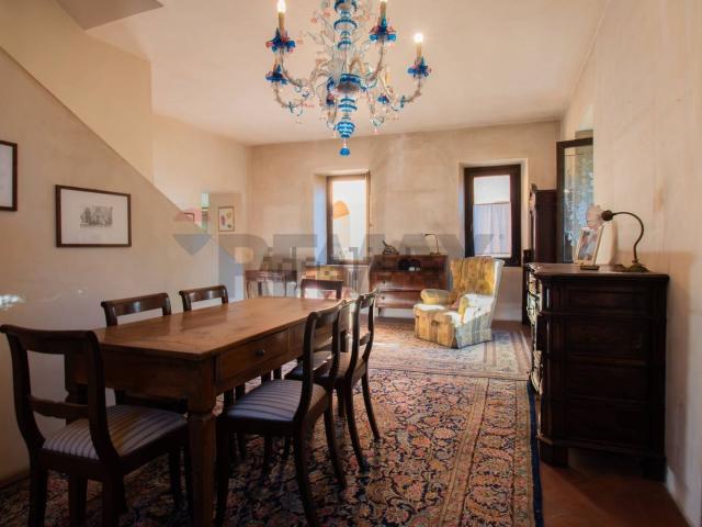 Villetta indipendente in vendita di 670 m² in Via Monte Grappa, 11
