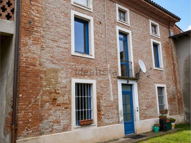 Villetta indipendente in vendita di 675 m²