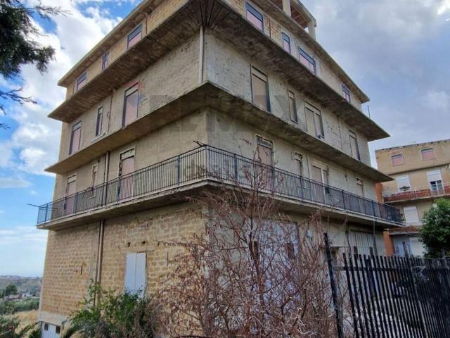 Villetta indipendente in vendita di 680 m²