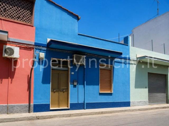 Villetta indipendente in vendita di 68 m² in Via delle Begonie Cassibile, 23