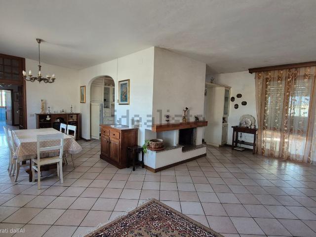 Villetta indipendente in vendita di 696 m² in Via dell&apos  Artigianato