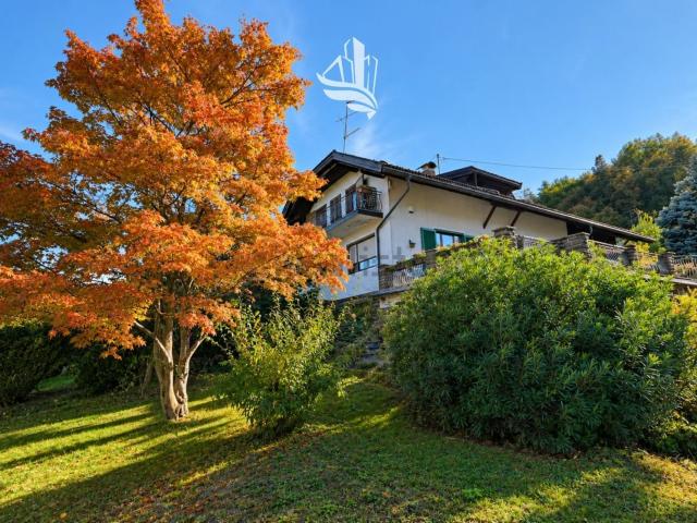 Villetta indipendente in vendita di 696 m² in Strada del Vino