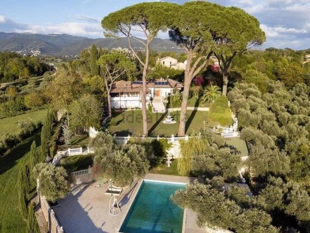 Villetta indipendente in vendita di 700 m²