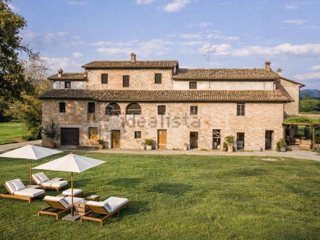 Villetta indipendente in vendita di 700 m² in Via Cristoforo Colombo