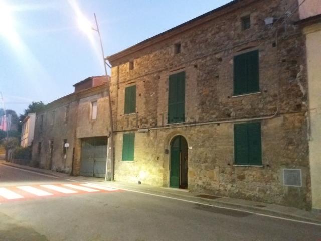 Villetta indipendente in vendita di 700 m² in Via di mezzo, 26