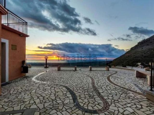 Villetta indipendente in vendita di 700 m² in Via Elia Scaldaferri