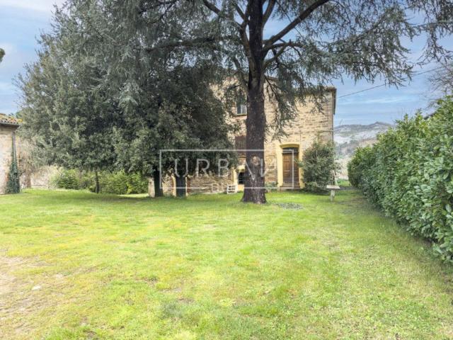 Villetta indipendente in vendita di 707 m²