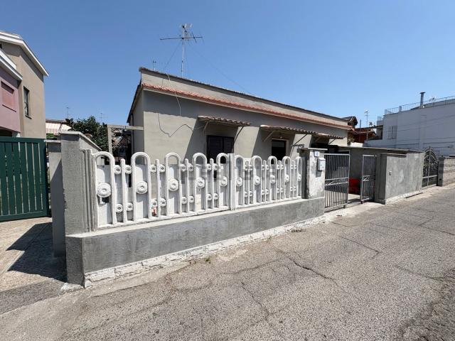 Villetta indipendente in vendita di 70 m² in Via Sempione