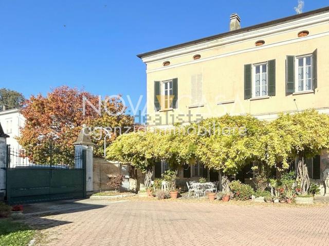 Villetta indipendente in vendita di 711 m²