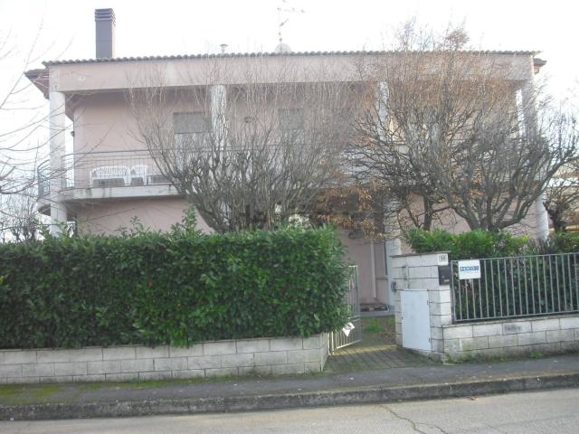 Villetta indipendente in vendita di 711 m² in Viale Veneto