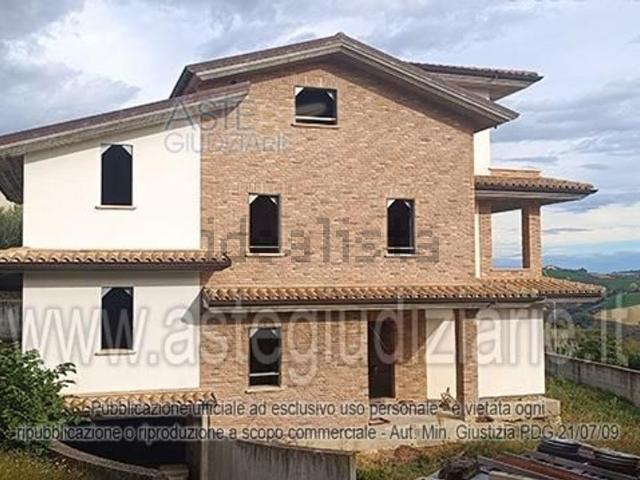 Villetta indipendente in vendita di 719 m² in Via Risorgimento