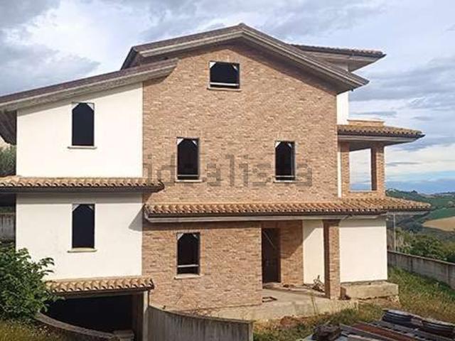 Villetta indipendente in vendita di 720 m² in Via Risorgimento