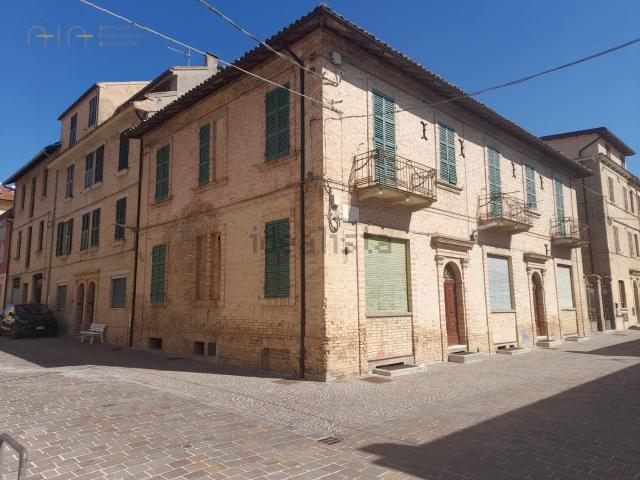 Villetta indipendente in vendita di 728 m² in Via Vittorio Veneto, 3