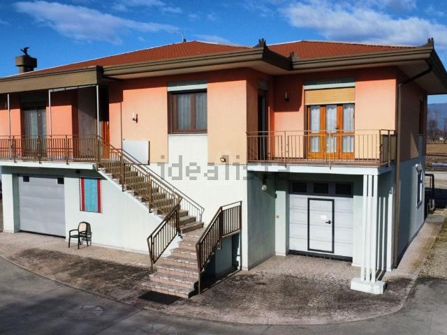 Villetta indipendente in vendita di 730 m²