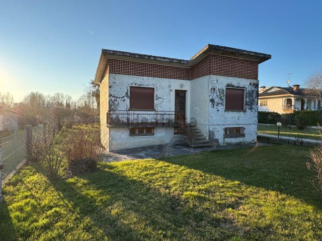 Villetta indipendente in vendita di 77 m² in Via Case Sparse, 28