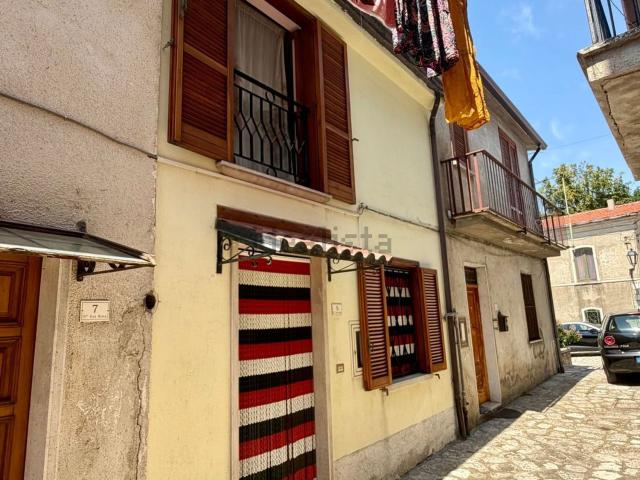 Villetta indipendente in vendita di 74 m² in Vico III Roma, 5