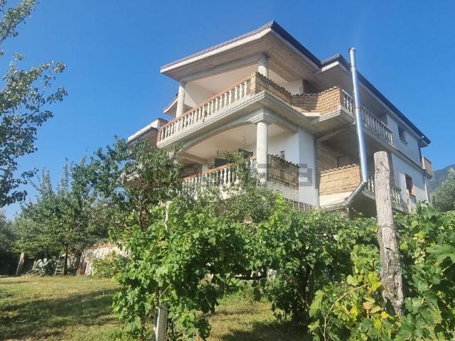 Villetta indipendente in vendita di 750 m² in Strada Statale dei Due Principati, 10