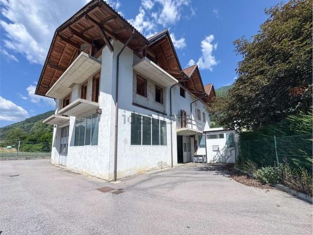 Villetta indipendente in vendita di 751 m² in Via Nazionale, 1707