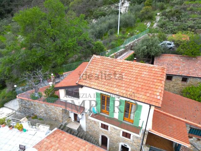 Villetta indipendente in vendita di 75 m² in Frazione Negi Fumei