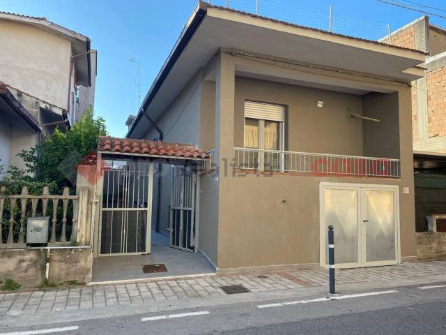 Villetta indipendente in vendita di 75 m² in Via Alessandro Manzoni