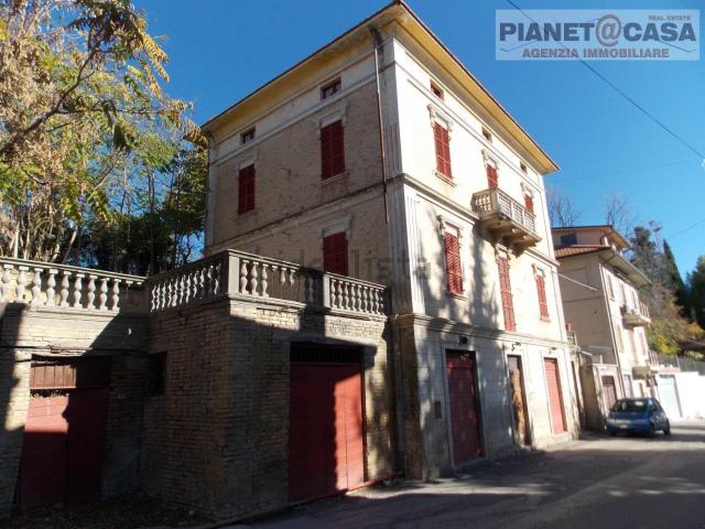 Villetta indipendente in vendita di 760 m² in Via Guglielmo Marconi