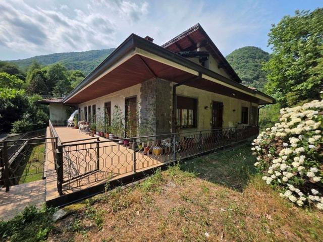 Villetta indipendente in vendita di 789 m² in Via Provinciale, 7