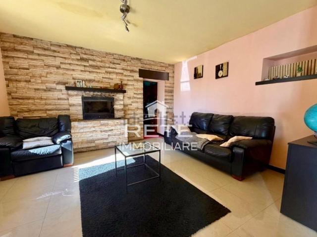 Villetta indipendente in vendita di 800 m² in Via Buccelli
