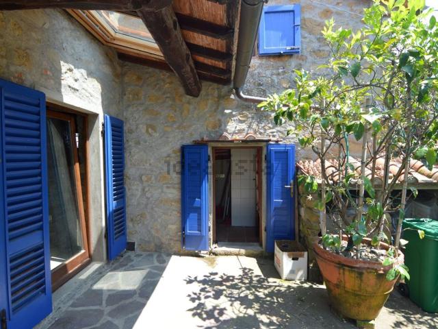 Villetta indipendente in vendita di 800 m² in Via Lombardine, 38