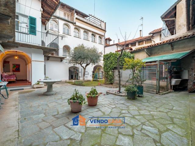 Villetta indipendente in vendita di 800 m² in Via Roma, 158