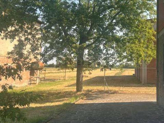 Villetta indipendente in vendita di 800 m² in Strada Munarola