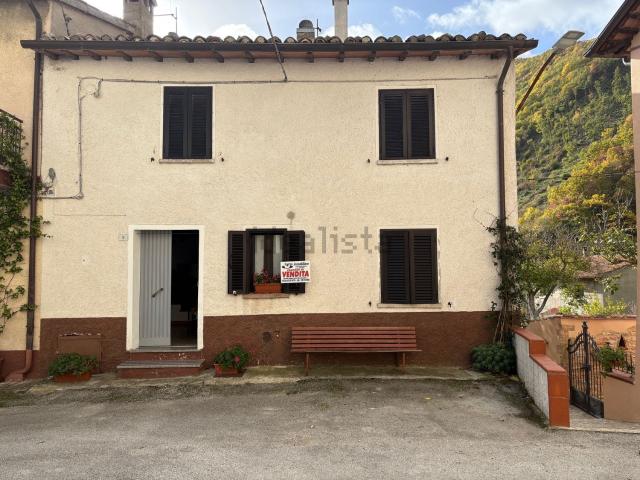 Villetta indipendente in vendita di 80 m² in Frazione Isola Fossara, 8