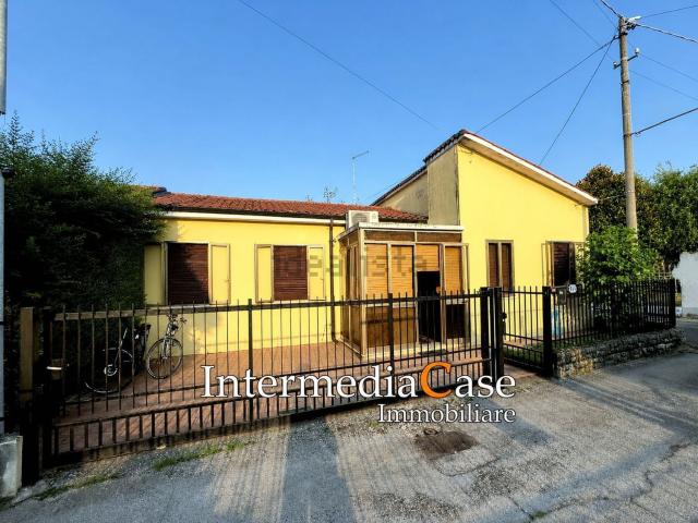 Villetta indipendente in vendita di 80 m² in Via degli Arditi