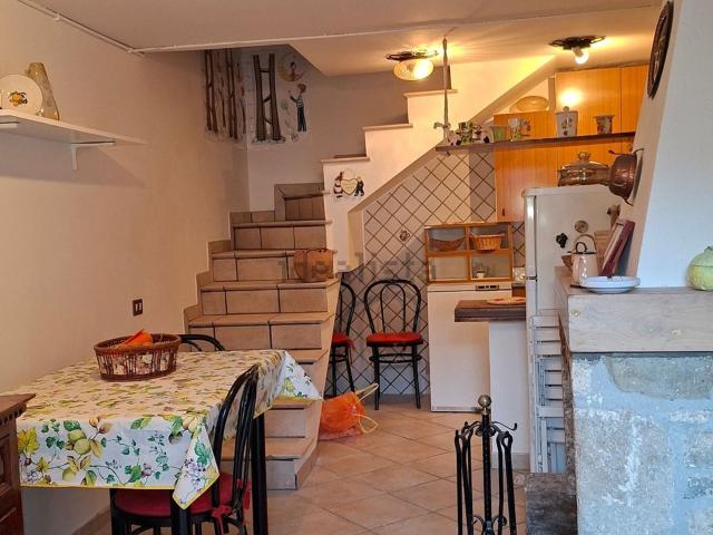 Villetta indipendente in vendita di 80 m² in Via Peterre