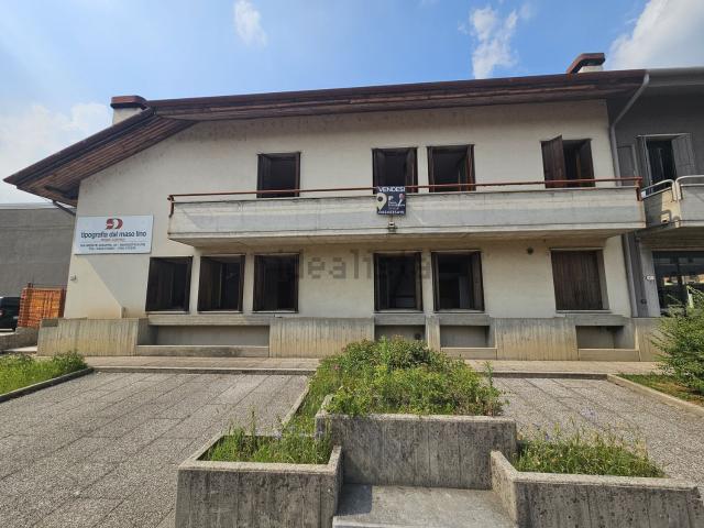 Villetta indipendente in vendita di 816 m² in Viale Monte Grappa, 45
