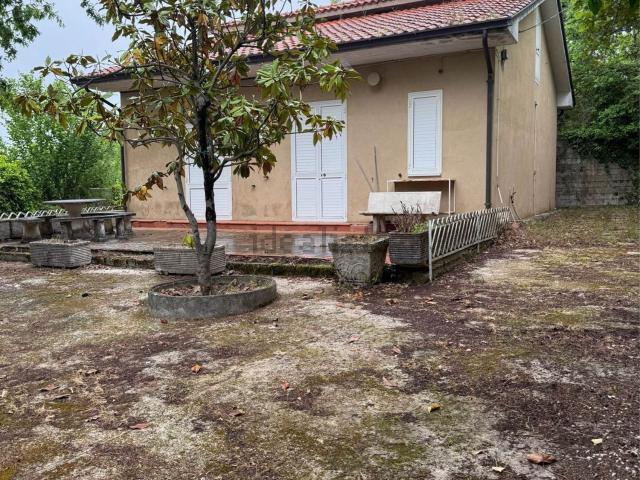 Villetta indipendente in vendita di 81 m² in Via ferrume