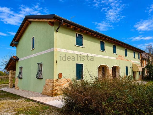 Villetta indipendente in vendita di 829 m² in Via Piave, 12