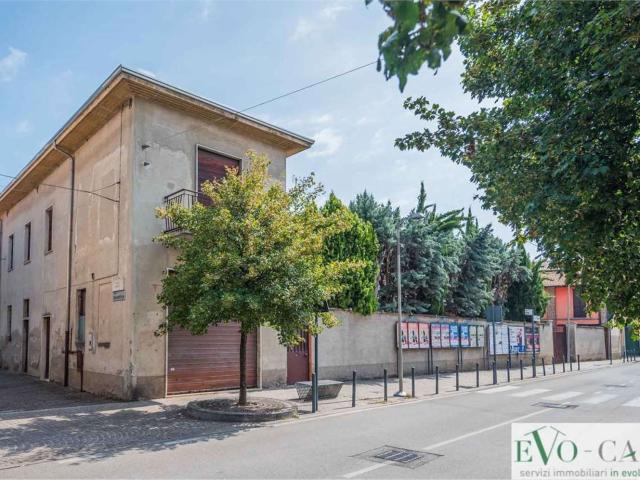 Villetta indipendente in vendita di 830 m² in Piazza D&apos Armi, 12