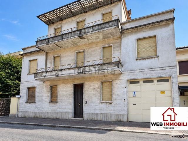 Villetta indipendente in vendita di 834 m² in Via Trieste, 6