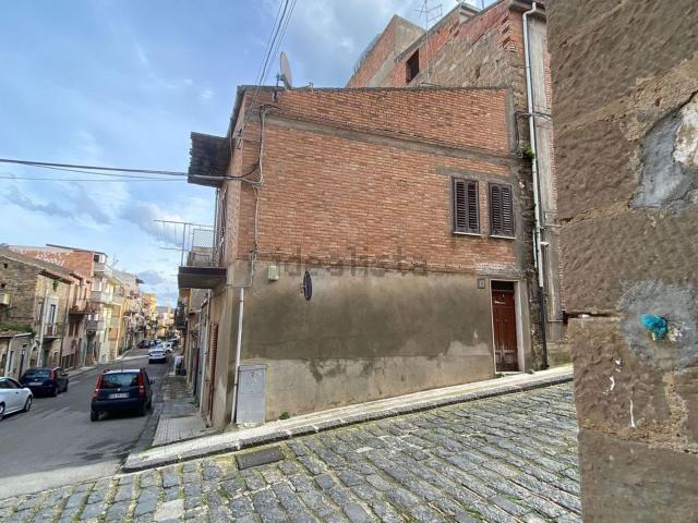Villetta indipendente in vendita di 87 m² in Via La Farina, 58