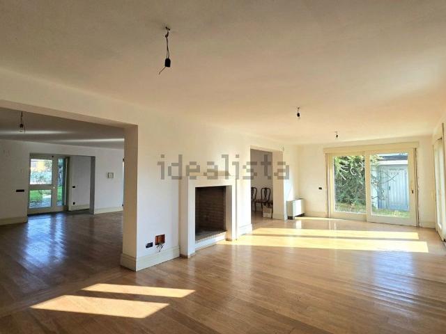 Villetta indipendente in vendita di 840 m² in Via Togliatti, 6