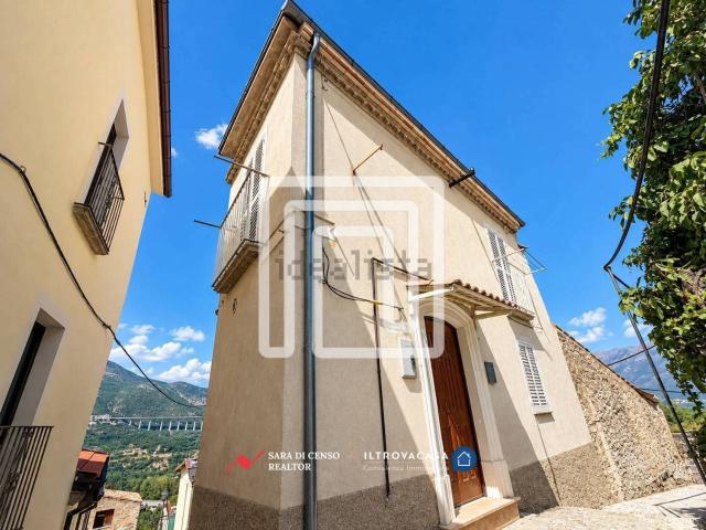 Villetta indipendente in vendita di 84 m² in Vico Del Rosario, 2
