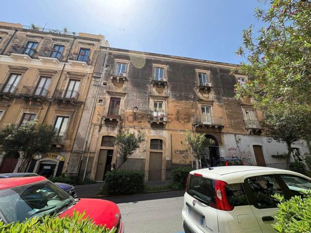 Villetta indipendente in vendita di 853 m² in Via Antonino di Sangiuliano, 349