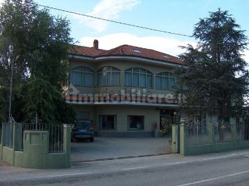Villetta indipendente in vendita di 855 m² in Corso General G.B. Volpini, 184