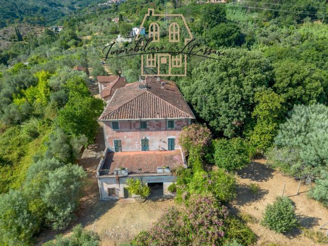 Villetta indipendente in vendita di 856 m² in Via Morano, 12
