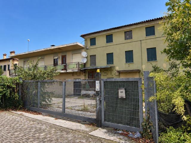 Villetta indipendente in vendita di 859 m² in Via Giuseppe Garibaldi